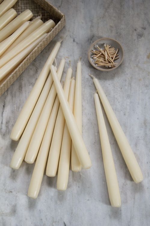 Lumieri Candle El Yapımı Kokusuz Çokgen Dekoratif Mum-Şakayık Çiçek- Şamdanlık Mum -Burgu Desen- Kırık Beyaz 6'lı