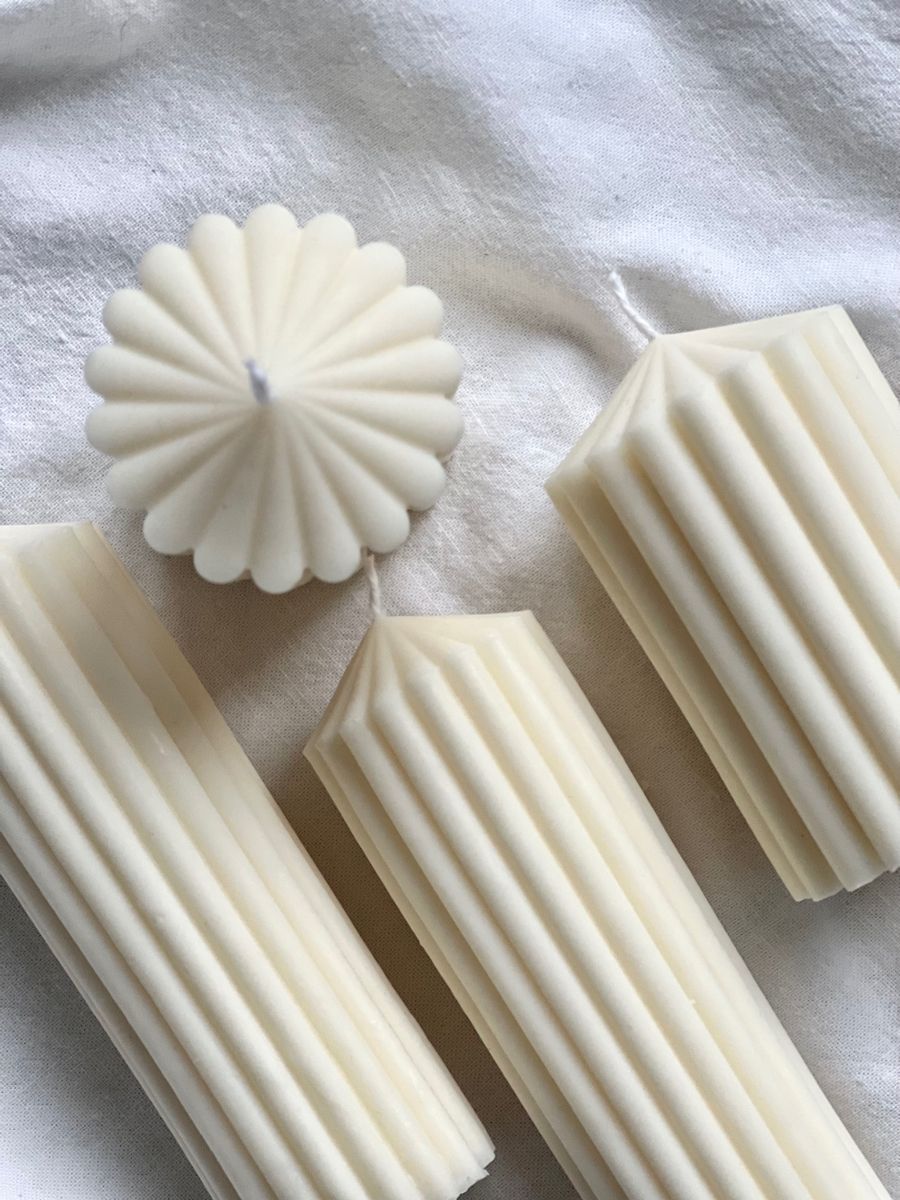 CANDLE El Yapımı Şakayik Gül 7 cm- Şamdanlık Mum 20*2cm- Çokgen Dekoratif Mum 15*5cm- Kırık Beyaz