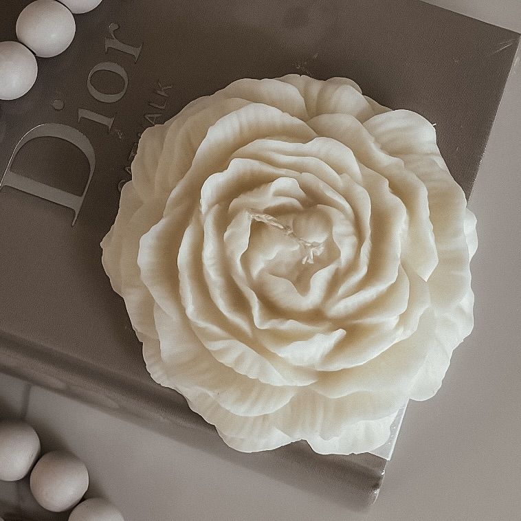 CANDLE El Yapım Vanilya kokulu Açmış Şakayik Gül 6,5 cm- 4'lü takım