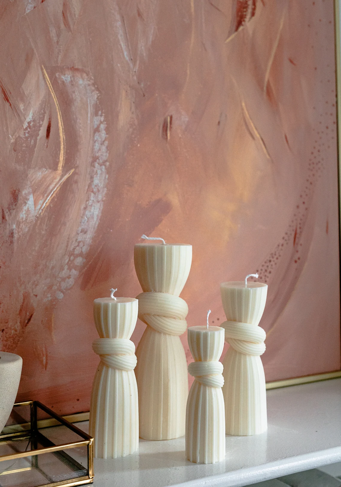 CANDLE El Yapımı Kokusuz Duyum Desenli Dekoratif Kalıp Mum– Kırık Beyaz -20*7