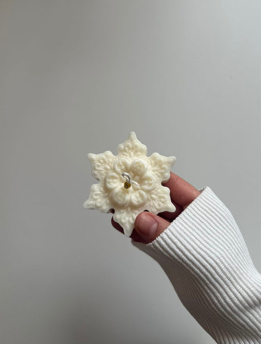 El Yapımı Kokusuz Çokgen Dekoratif Mum - Kar Tanesi  Kırık Beyaz 3'lü