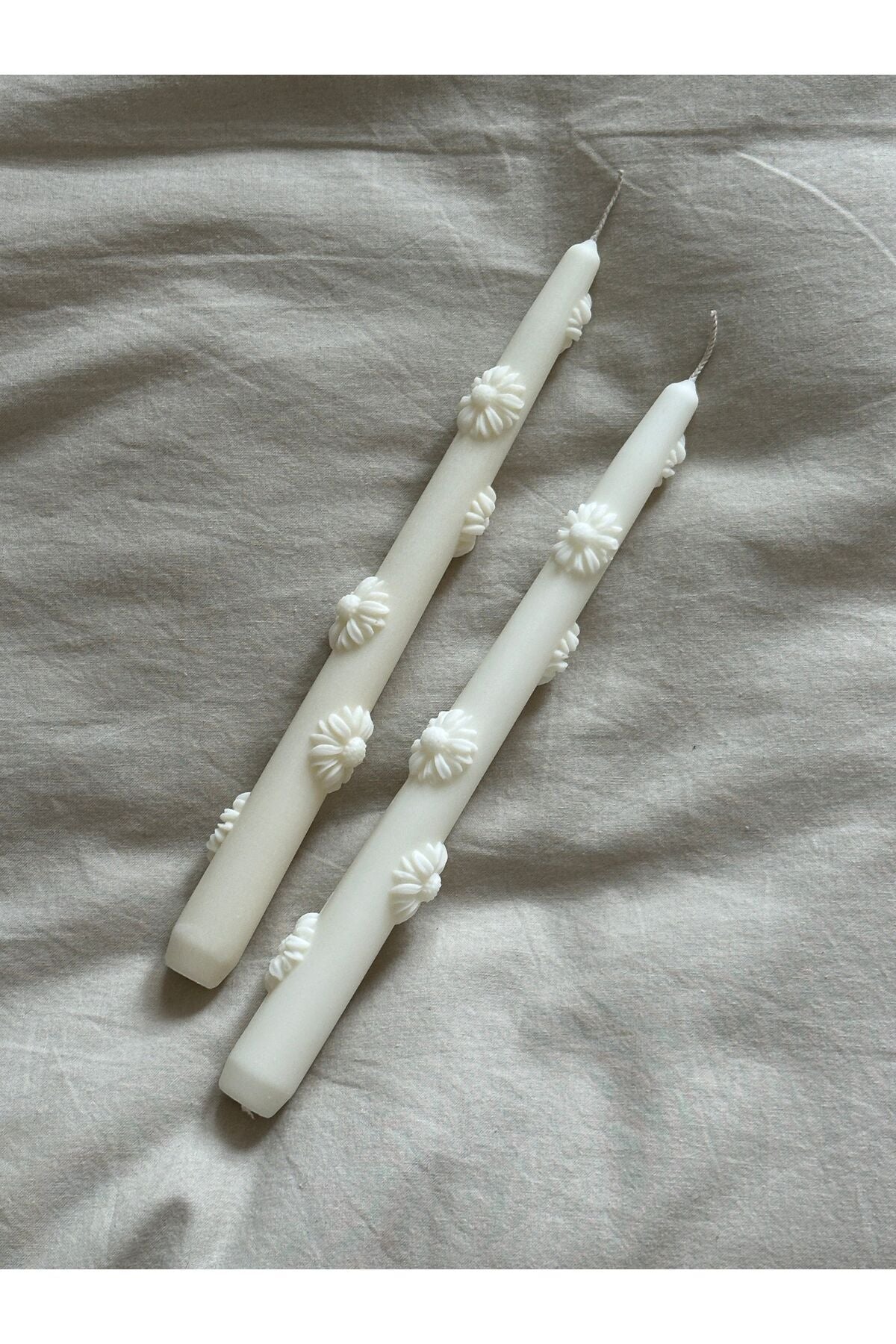 CANDLE El Yapımı kokusuz Çiçek Desenli Dekoratif Soya Wax Şamdanlık Mum – 2’li Set – 20 cm