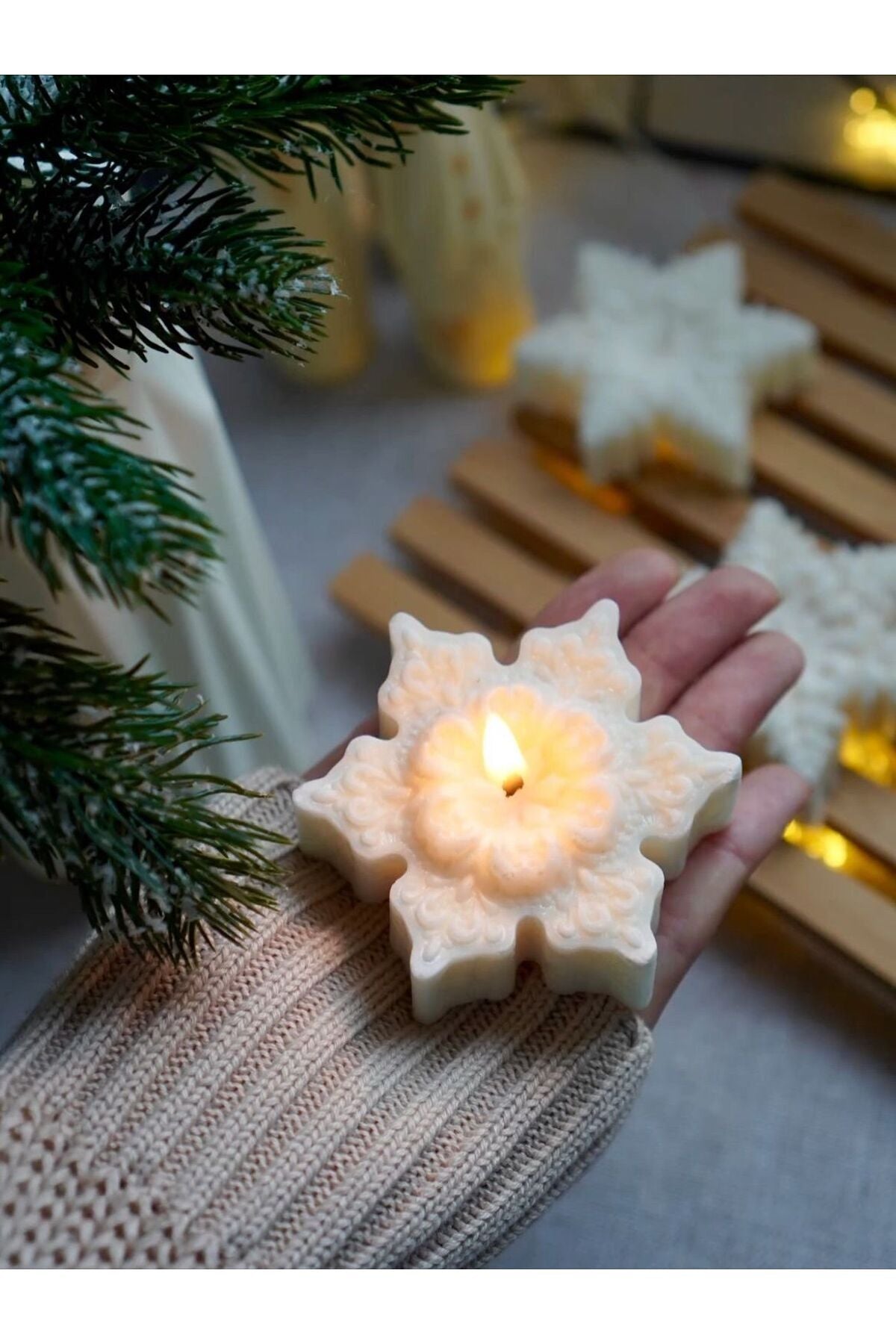 CANDLEEl Yapımı Kar Tanesi Figürlü Soya Mum – Dekoratif Tasarım 8 cm
