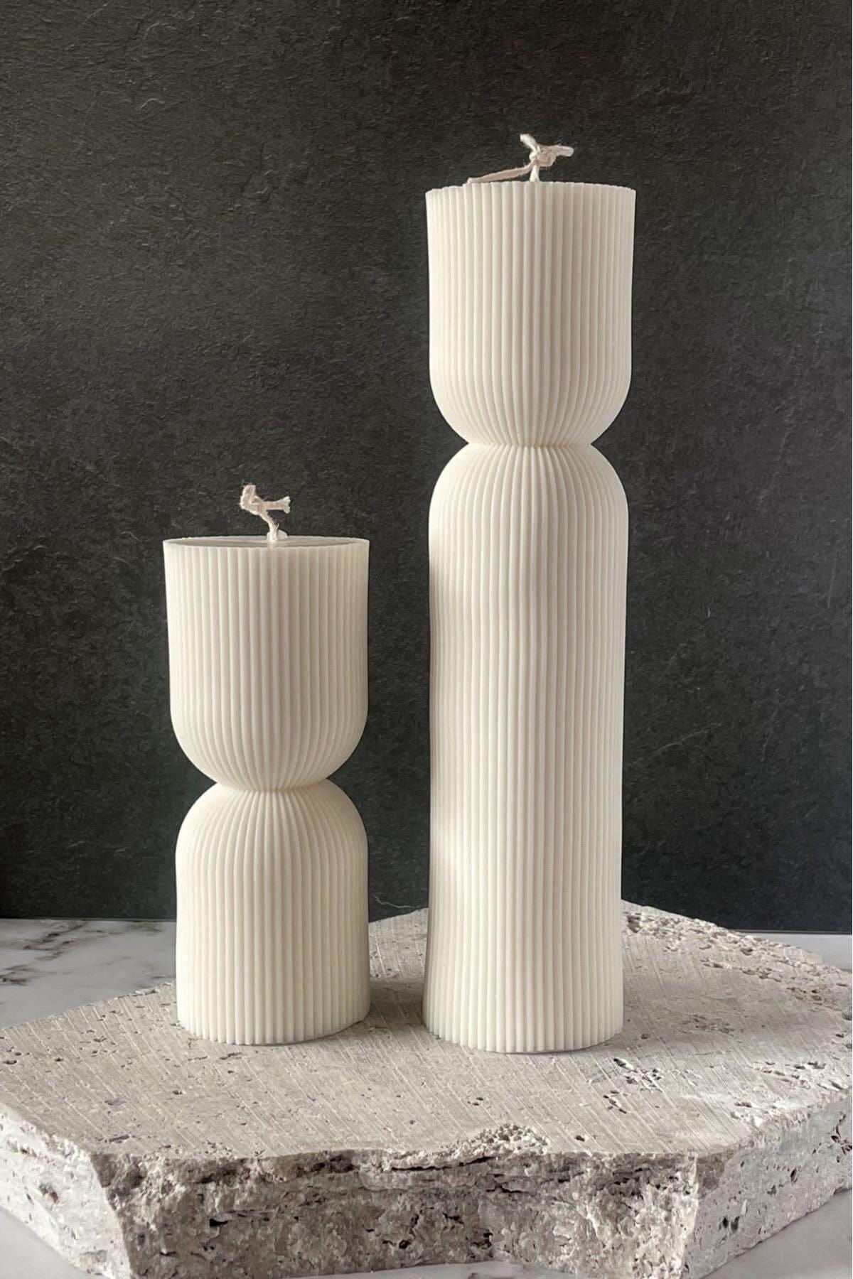 LUMIERI CANDLE El Yapımı Kokusuz Çokgen Yuvarlak Dekoratif Kalıp Mum– Kırık Beyaz -20*7-15*7