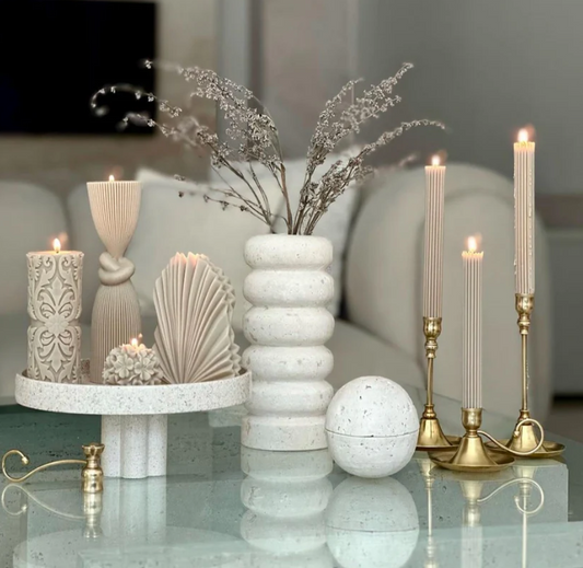 Şamdanlık Mum 3 Adet +Palm 1 Adet +Duyum 1 Adet +Çizgili mum 1 Adet Gül 1 Adet - Toplam 7 Parça  Takım