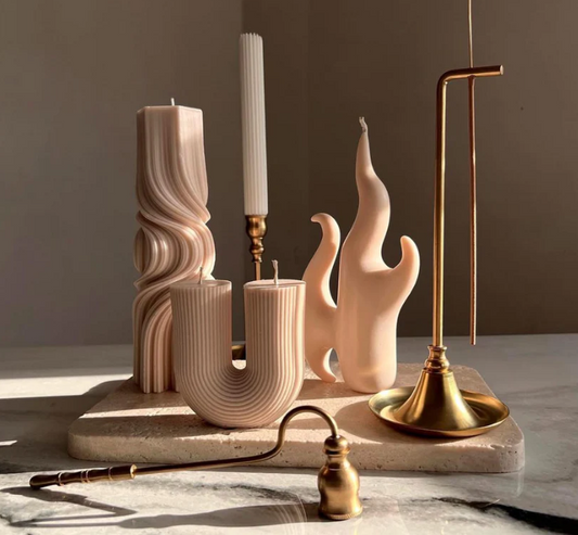 Dalgalı Mum 1 Adet +U Model Mum 1 Adet + Şamdanlık Mum 1 Adet + Alev Aşk mum 1 Adet - Toplam 4 Parça Takım