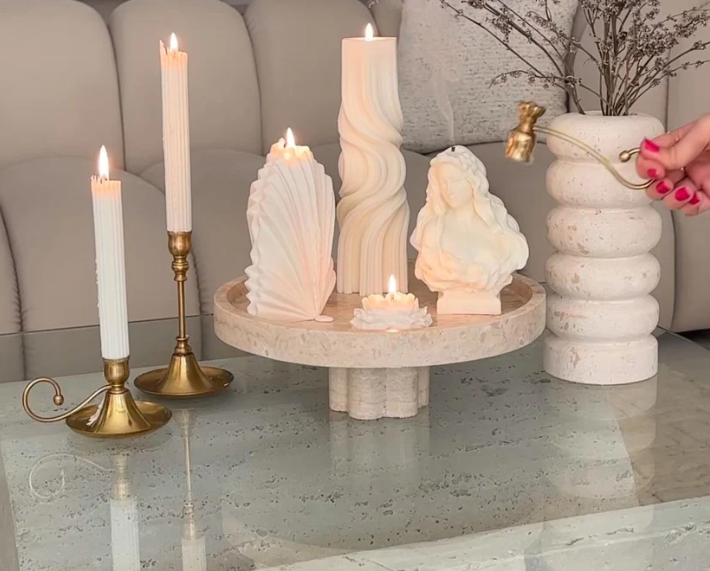 Şamdanlık Mum 2 Adet +Palm Mum 1 Adet +Dalga Mum 1 Adet +Kadın Mum 1 Adet +Gül Mum 1 Adet - Toplam 6 Parça Takım