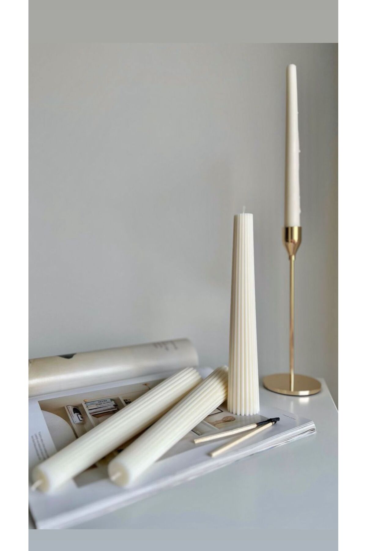 CANDLE El Yapımı Kokusuz Çokgen Uzun Şamdanlık Mum 20*4- Düz Sade Şamdanlık Mum– Kırık Beyaz 20*2 Vanilya Kokulu