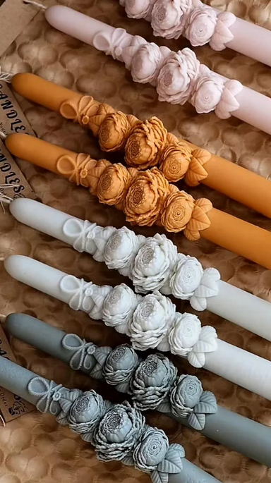 CANDLE El Yapımı Gül Desenli Dekoratif Soya Wax Mum – Kabartmalı Şamdanlık Mum Gri – 2’li 18 cm