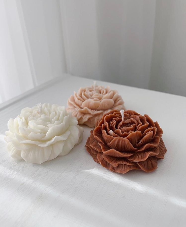 El Yapımı Kokusuz Açmış Şakayık Gül Dekoratif Mum– Kırık Beyaz -3'lü