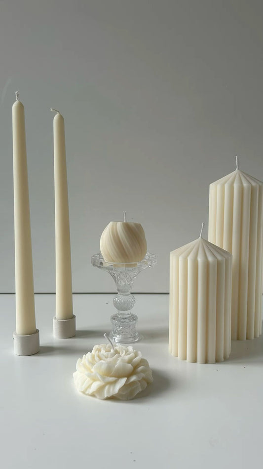 Lumieri Candle El Yapımı Kokusuz Çokgen Dekoratif Mum-Şakayık Çiçek- Şamdanlık Mum -Burgu Desen- Kırık Beyaz 6'lı