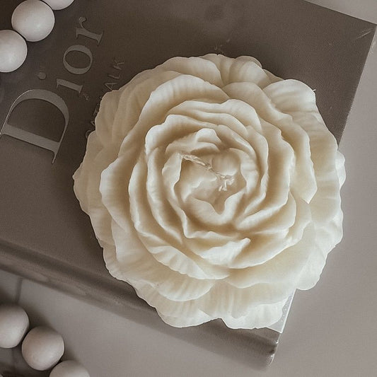 Lumieri Candle El Yapımı Kokusuz Açmış Şakayik Gül Dekoratif Mum– Vanılya Kokulu-Kırık Beyaz -7 cm 9'lü