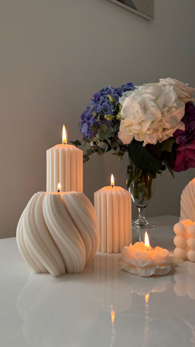 Lumieri Candle El Yapımı Kokusuz Açmış Şakayık Gül Dekoratif Mum– Çokgen Uzun Mum- Burgu Mum 4'lü