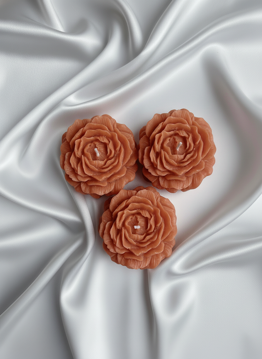 El Yapımı Kokusuz Açmış Şakayik Gül Dekoratif Mum– Kahve Rengi -7 cm 3'lü